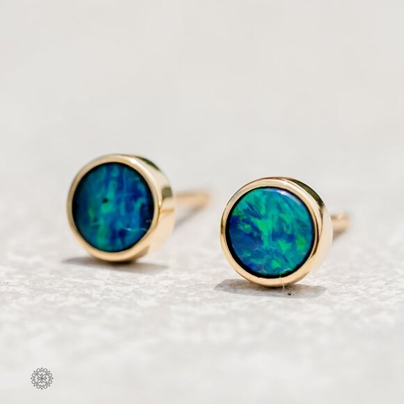 Minimalist Round Australian Doublet Opal Stud Earrings 18k Yellow Gold - Picture 6 of 8